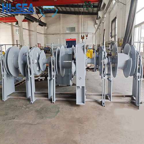 According to different usage requirements, anchor windlass can be divided into single-chain wheel, double-chain wheel, and combination anchor windlass